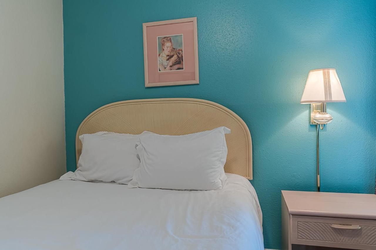 Beachside Bungalow With 2 Pools Hotel Galveston Zewnętrze zdjęcie